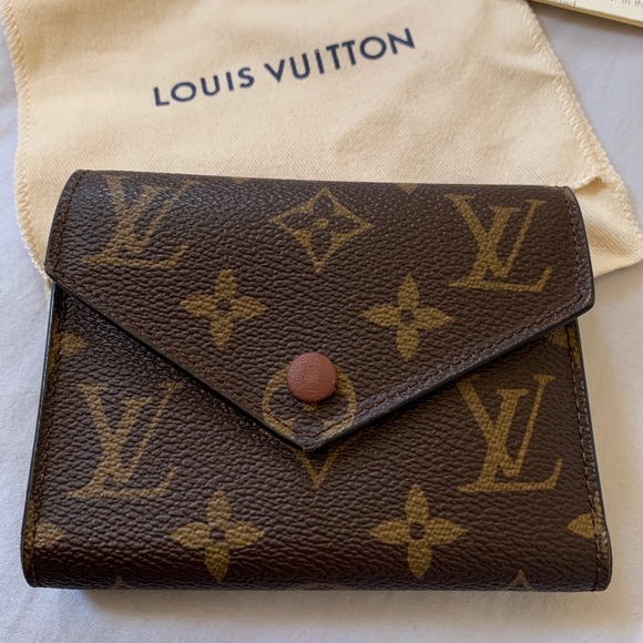 Louis Vuitton Handbags - 🌸LV Victorine Wallet🌸